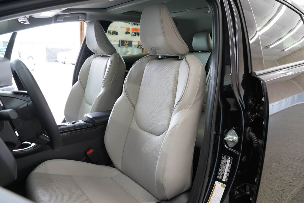 Toyota Prius Limited 2024