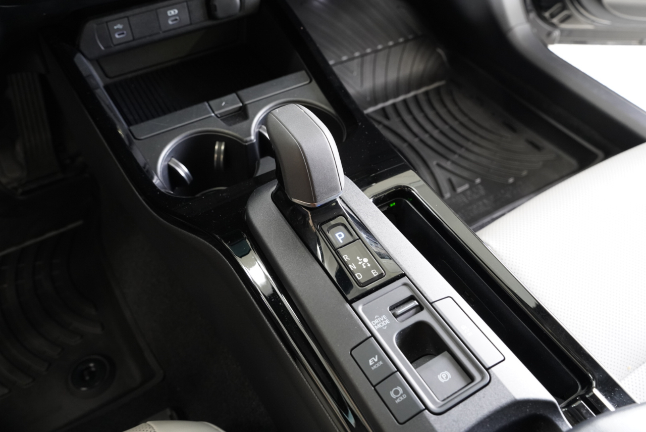 Toyota Prius Limited 2024