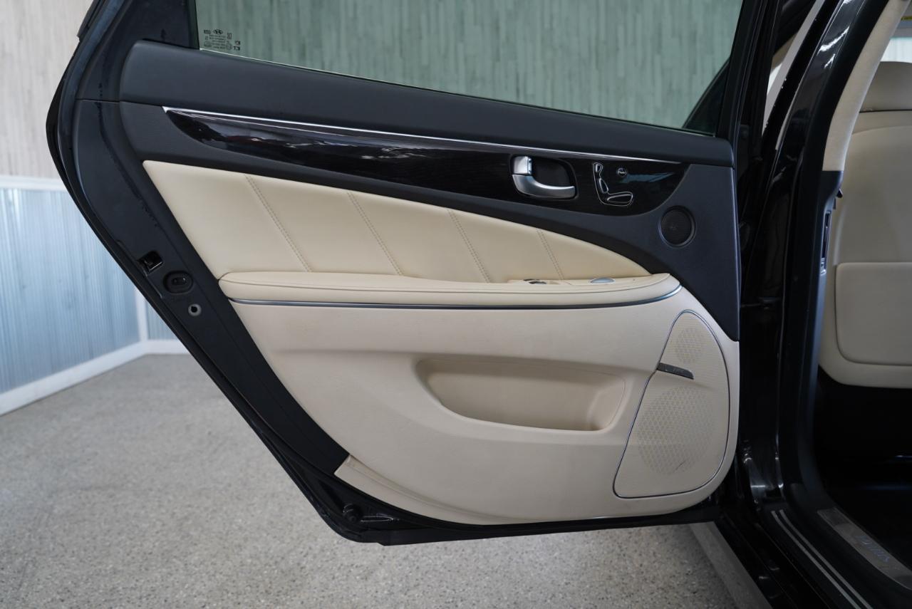 Hyundai Equus 4dr Sdn Signature 2016