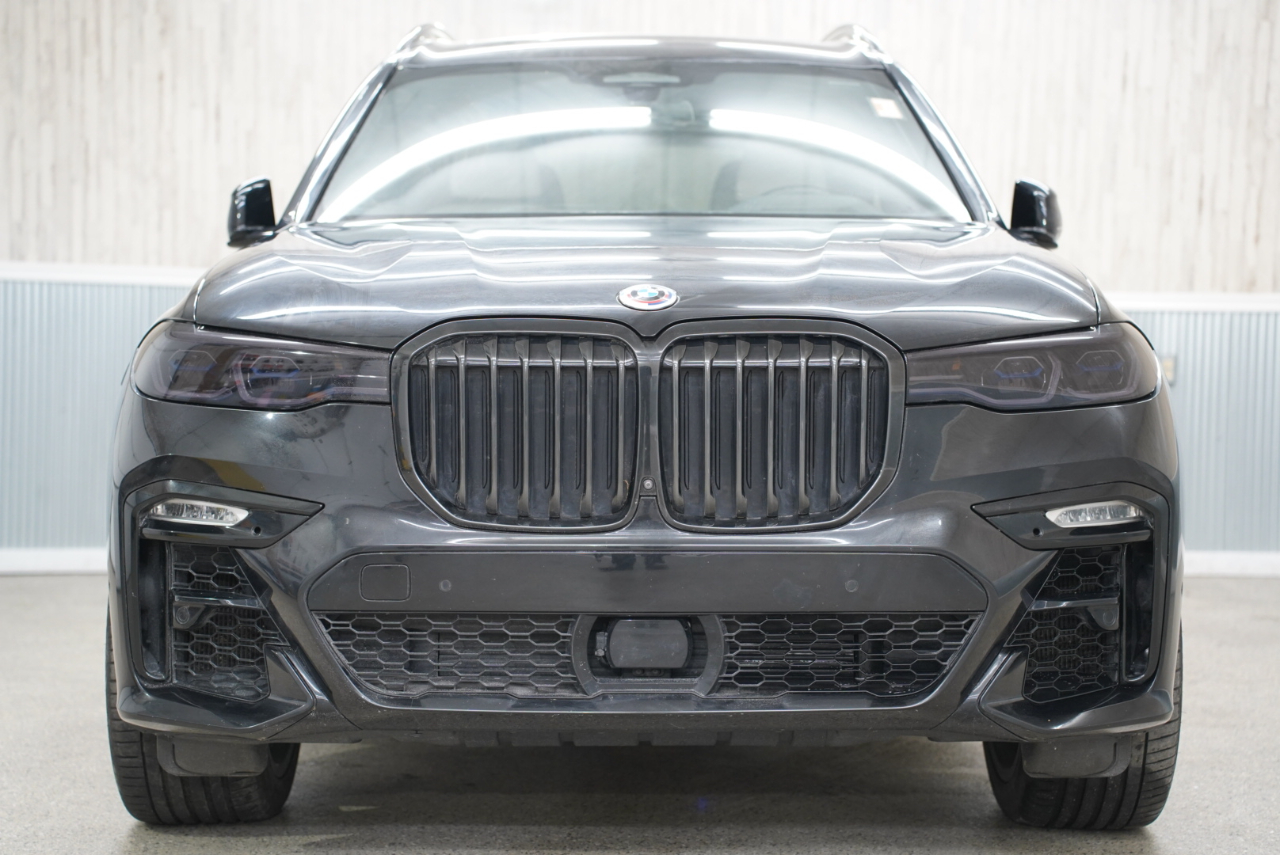 BMW X7 M50i Sports Activity Vehicle 2022