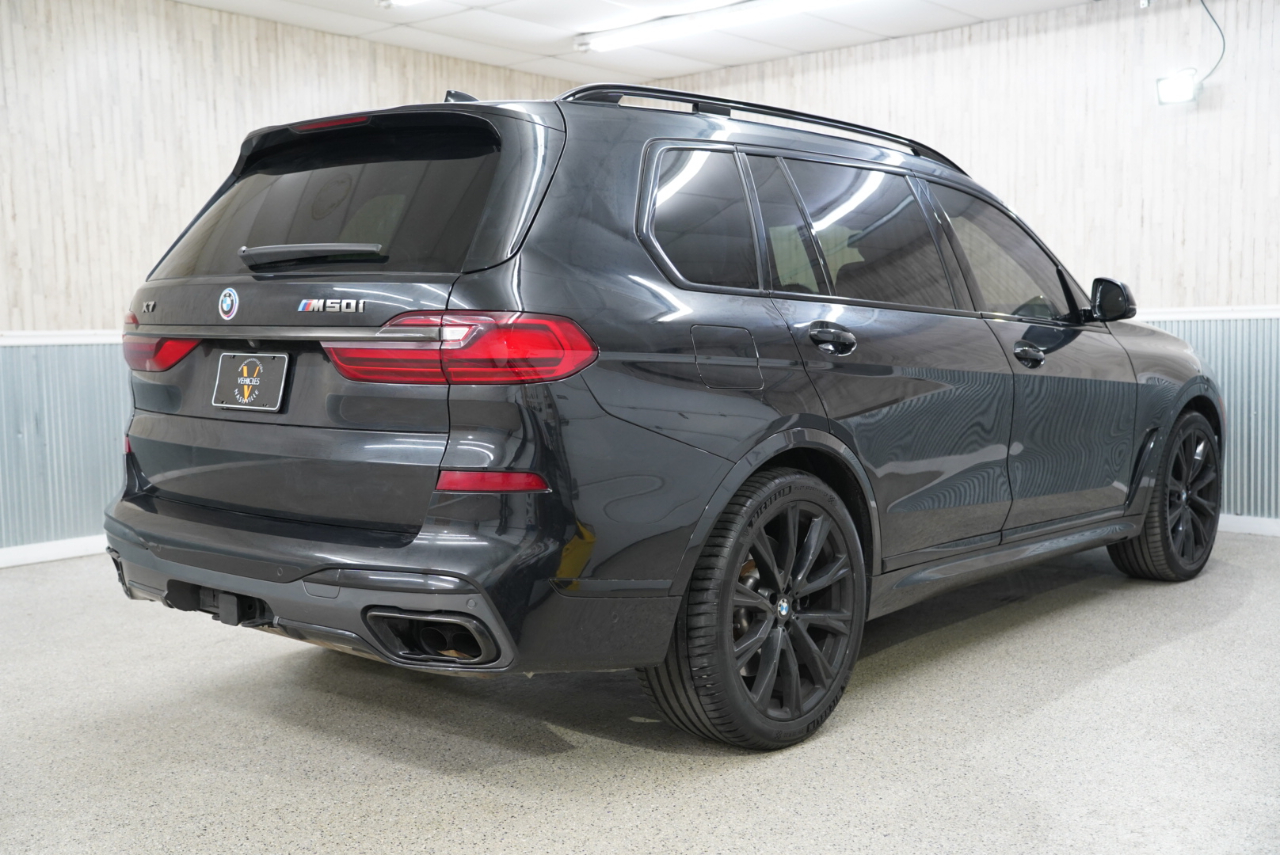 BMW X7 M50i Sports Activity Vehicle 2022