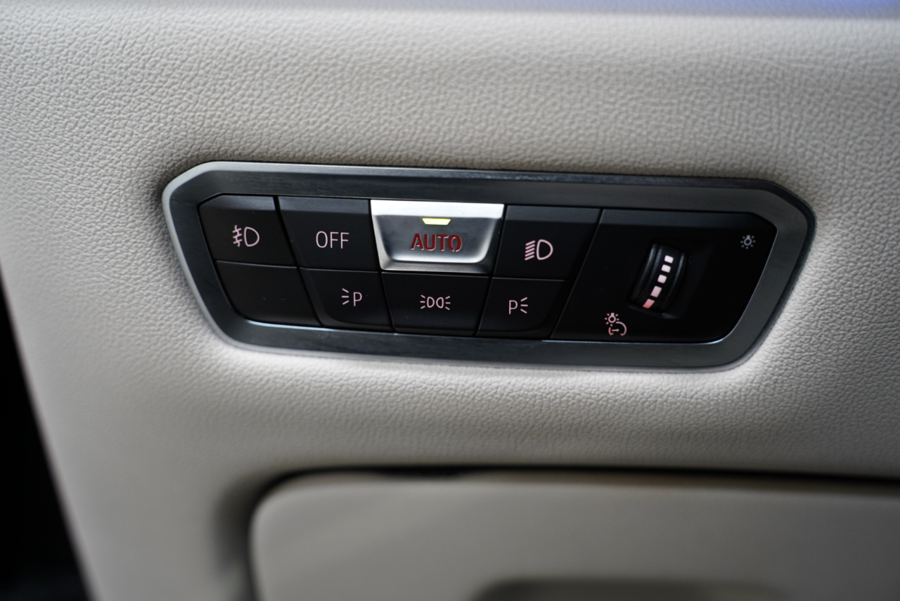 BMW X7 M50i Sports Activity Vehicle 2022