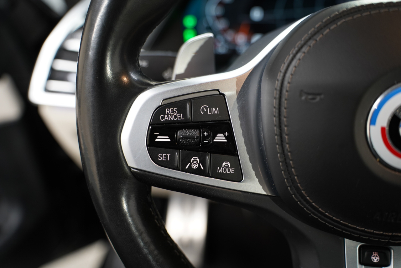 BMW X7 M50i Sports Activity Vehicle 2022