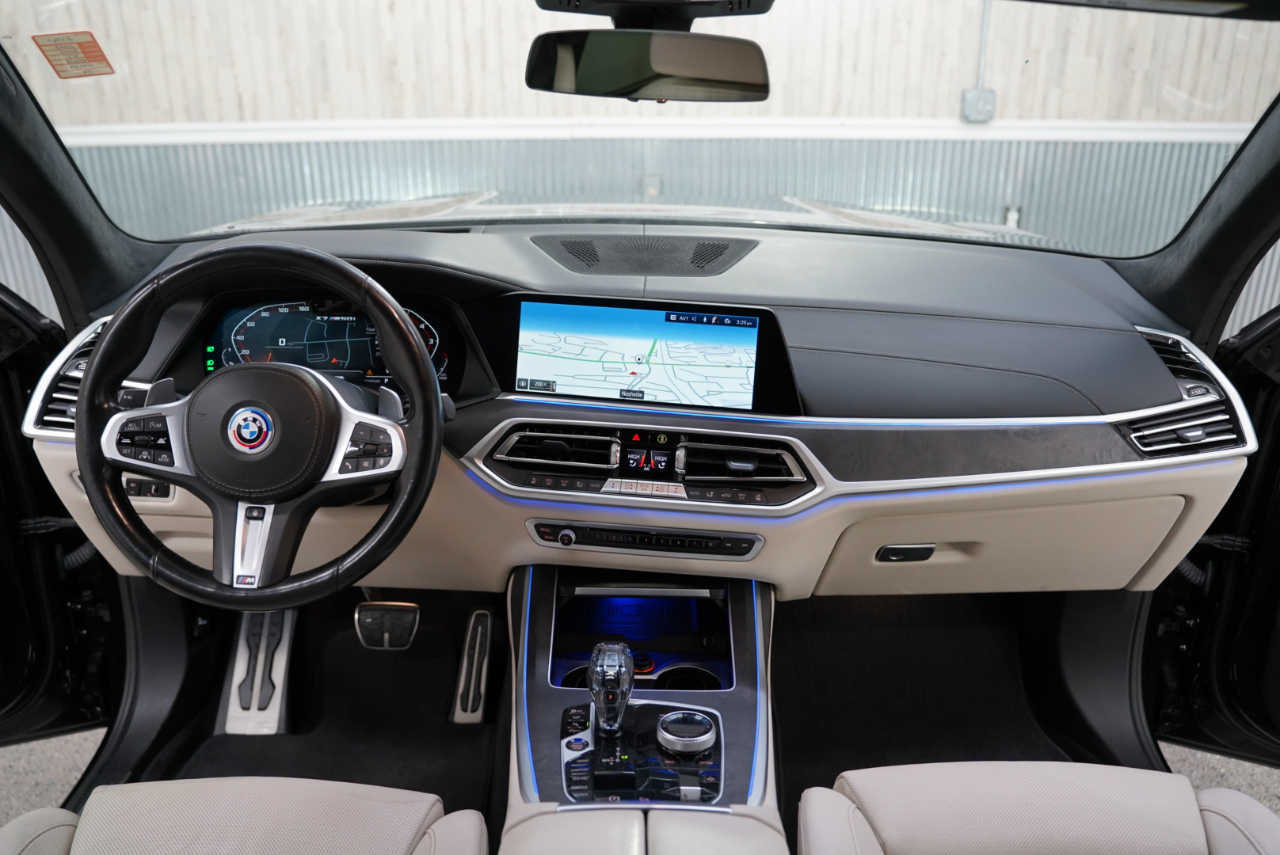 BMW X7 M50i Sports Activity Vehicle 2022