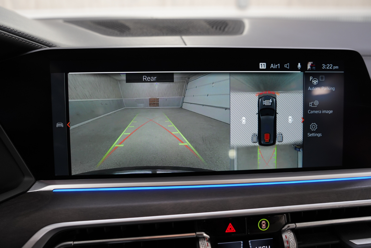 BMW X7 M50i Sports Activity Vehicle 2022