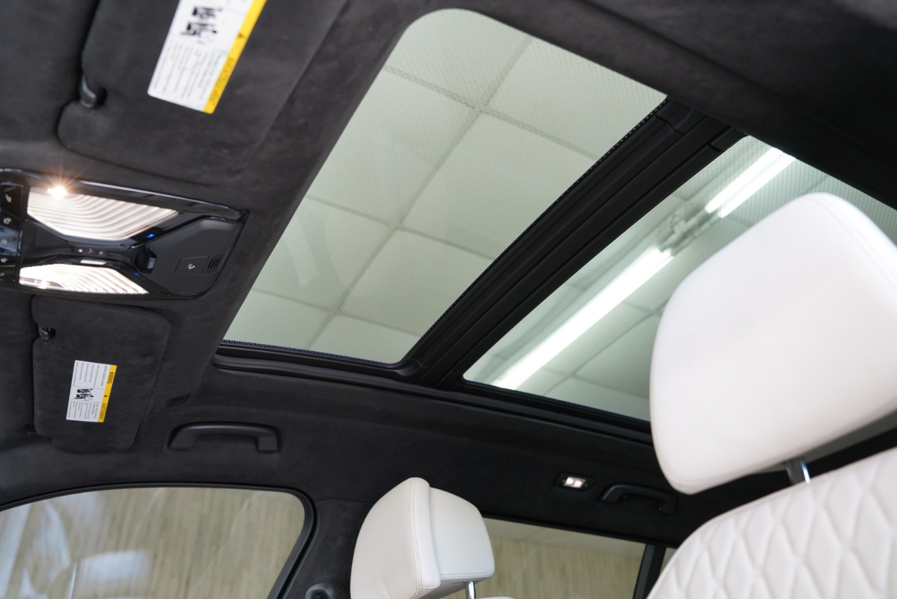 BMW X7 M50i Sports Activity Vehicle 2022