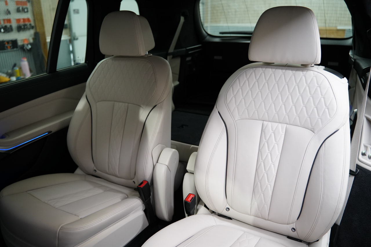 BMW X7 M50i Sports Activity Vehicle 2022