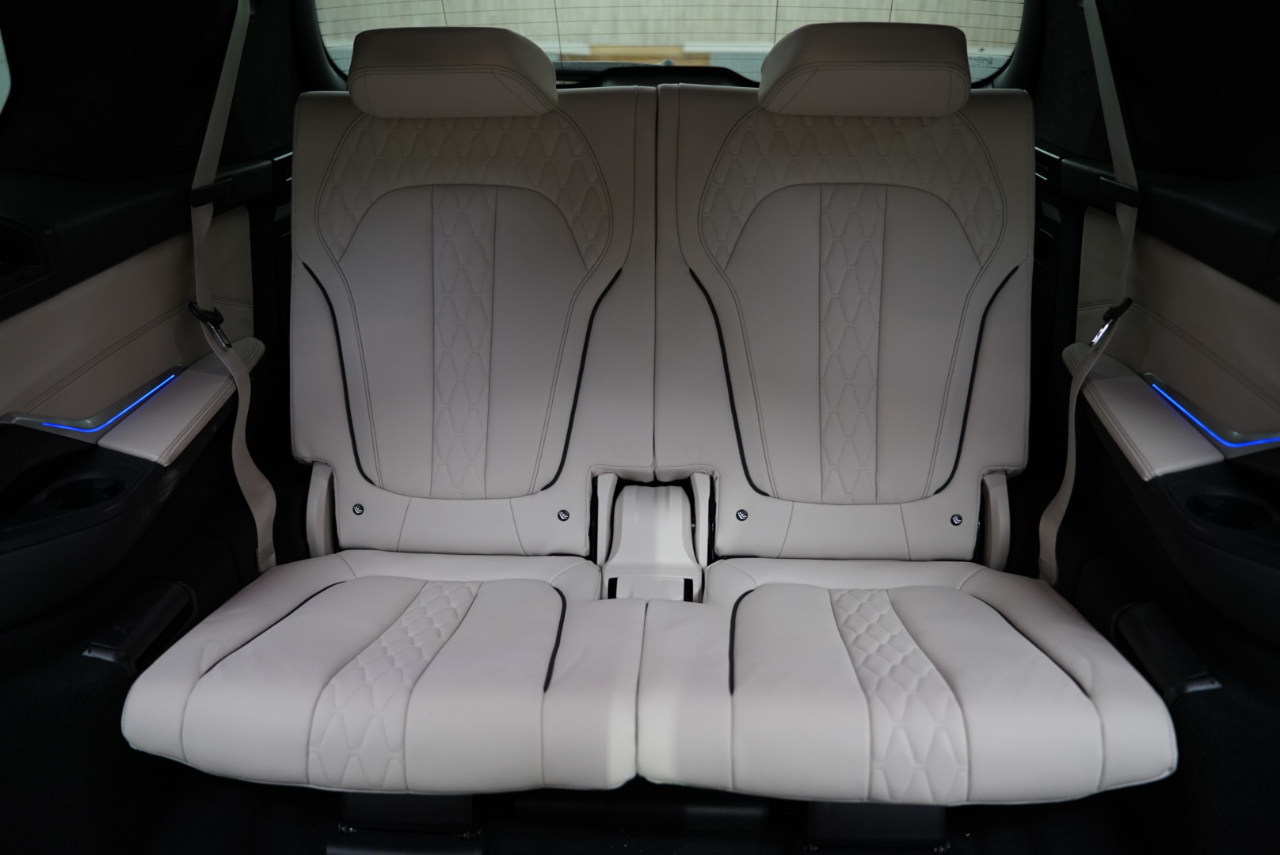 BMW X7 M50i Sports Activity Vehicle 2022