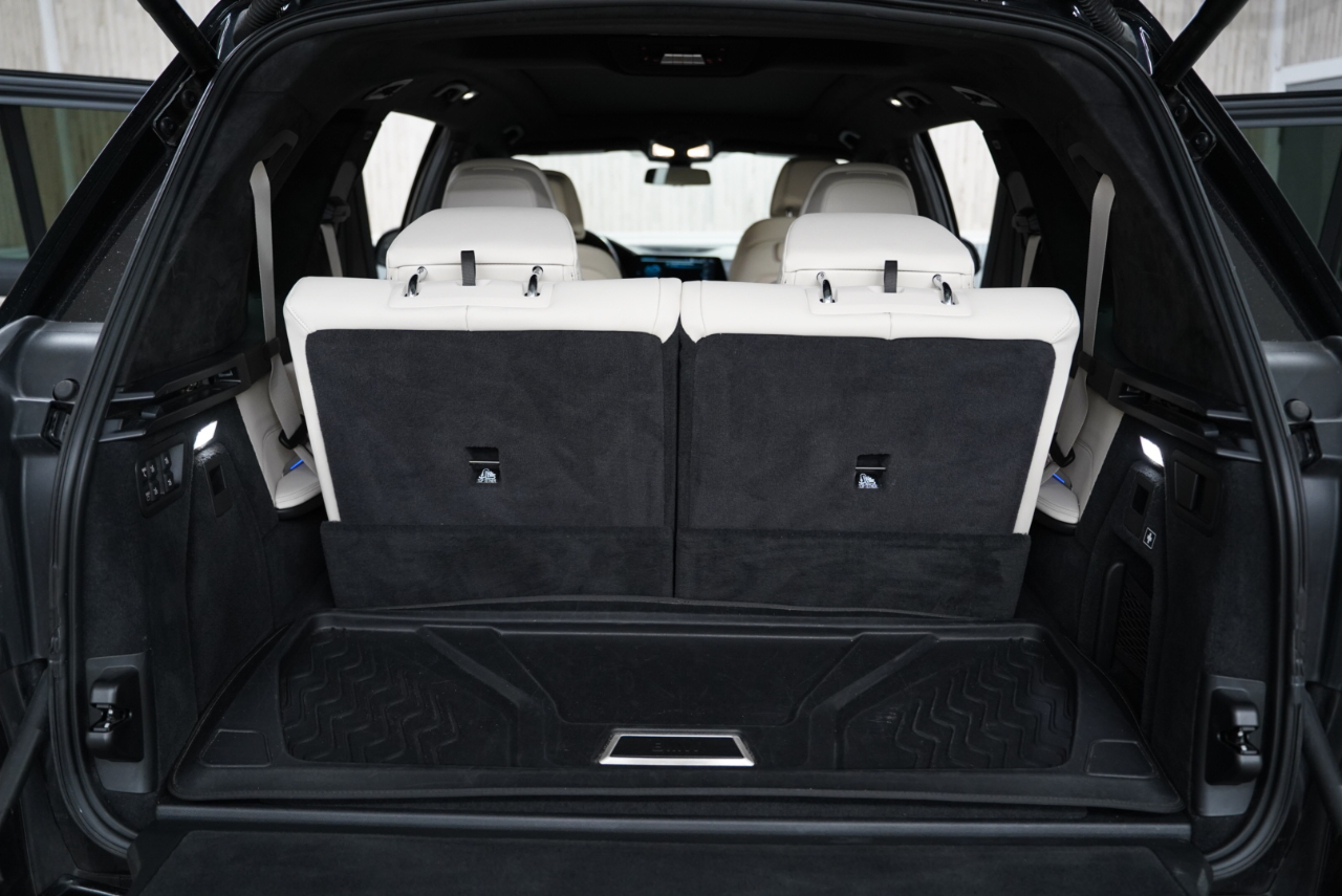 BMW X7 M50i Sports Activity Vehicle 2022