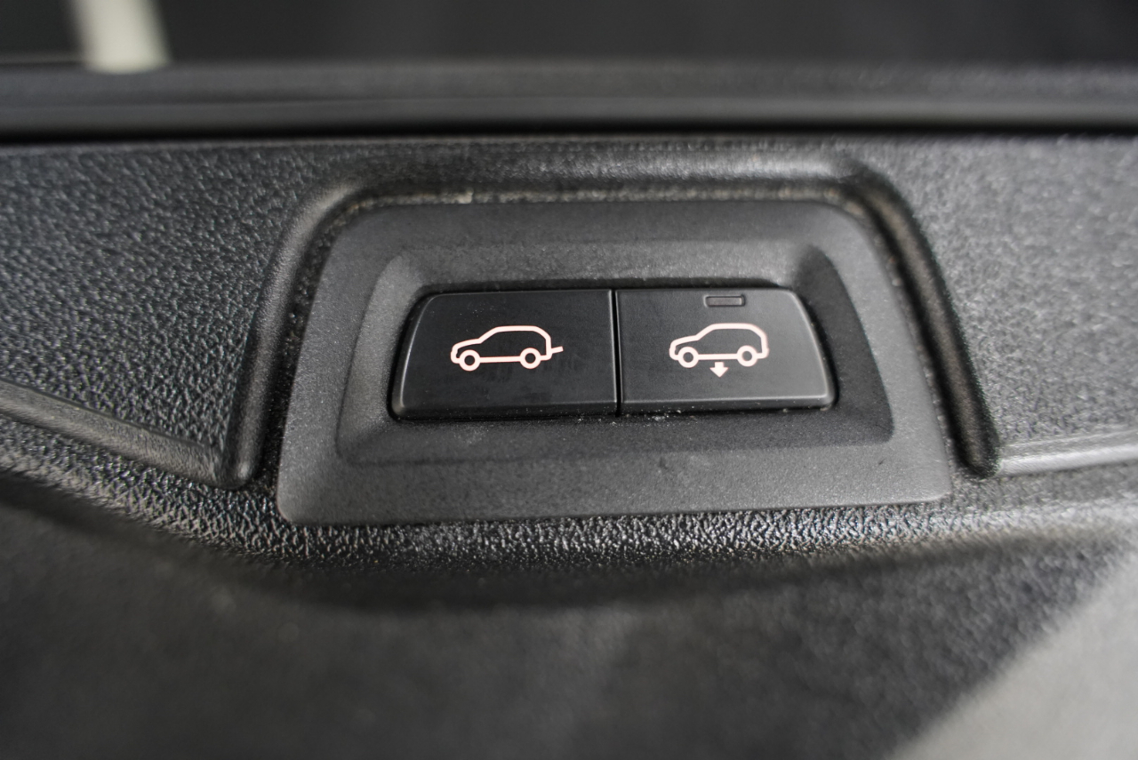 BMW X7 M50i Sports Activity Vehicle 2022