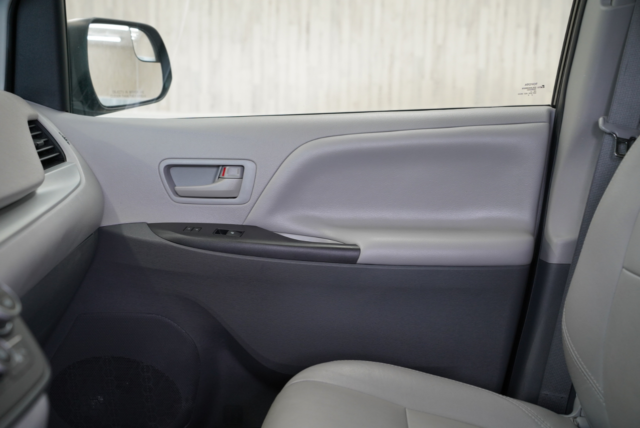 Toyota Sienna L FWD 7-Passenger (Natl) 2020