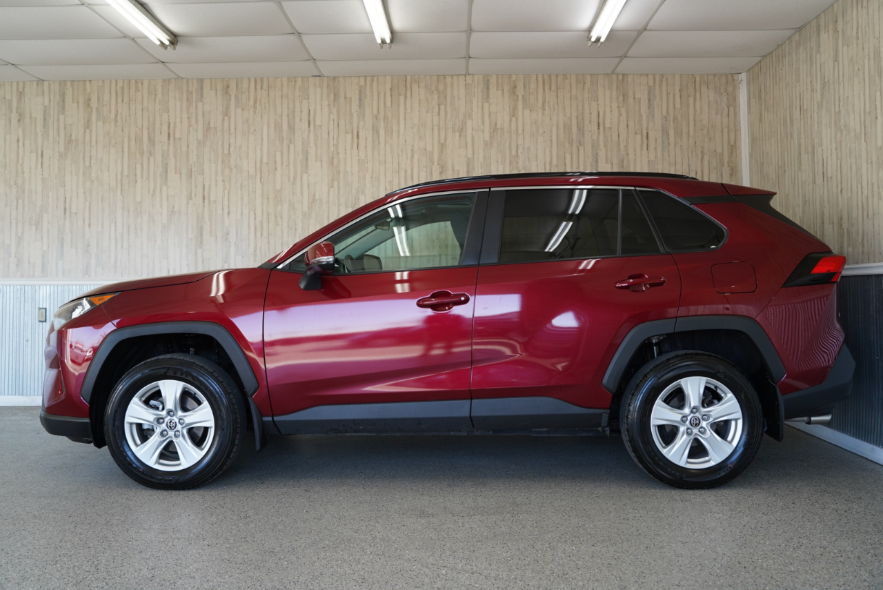 Toyota RAV4 XLE AWD (Natl) 2021