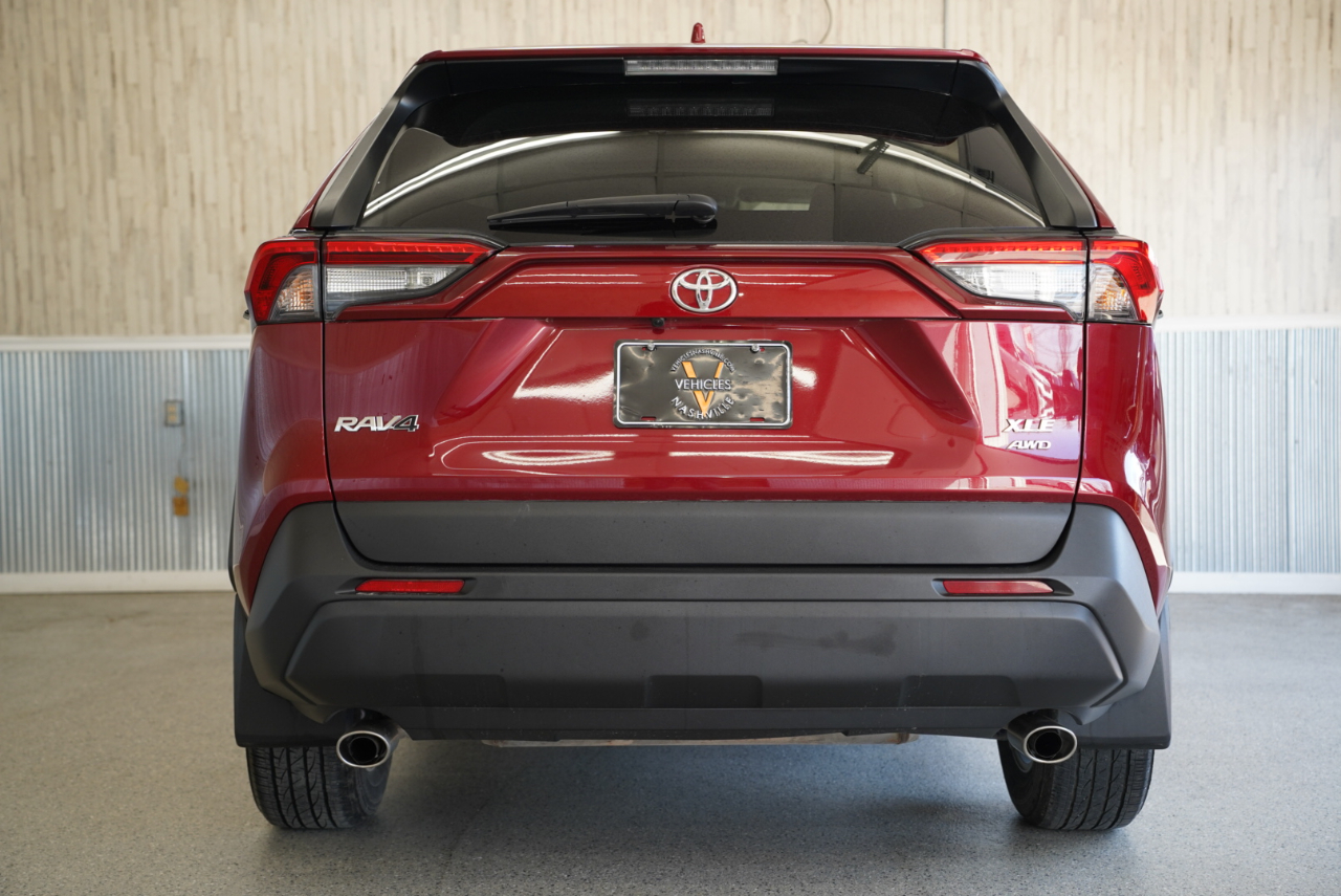 Toyota RAV4 XLE AWD (Natl) 2021