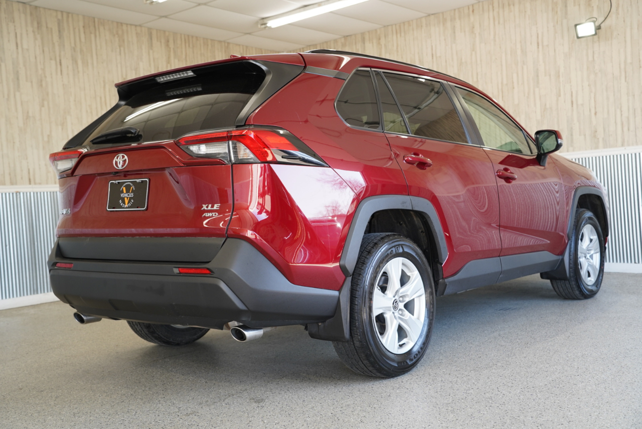Toyota RAV4 XLE AWD (Natl) 2021