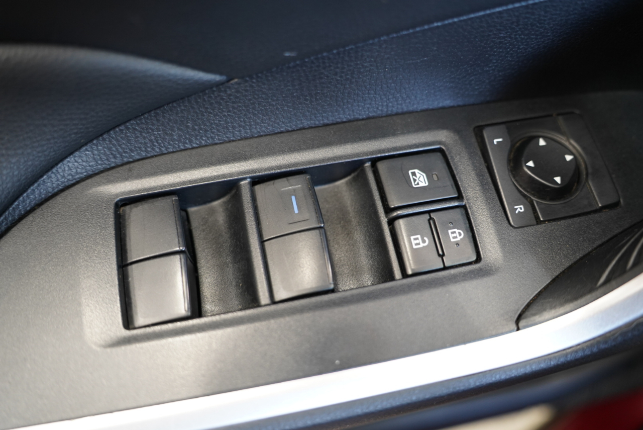 Toyota RAV4 XLE AWD (Natl) 2021