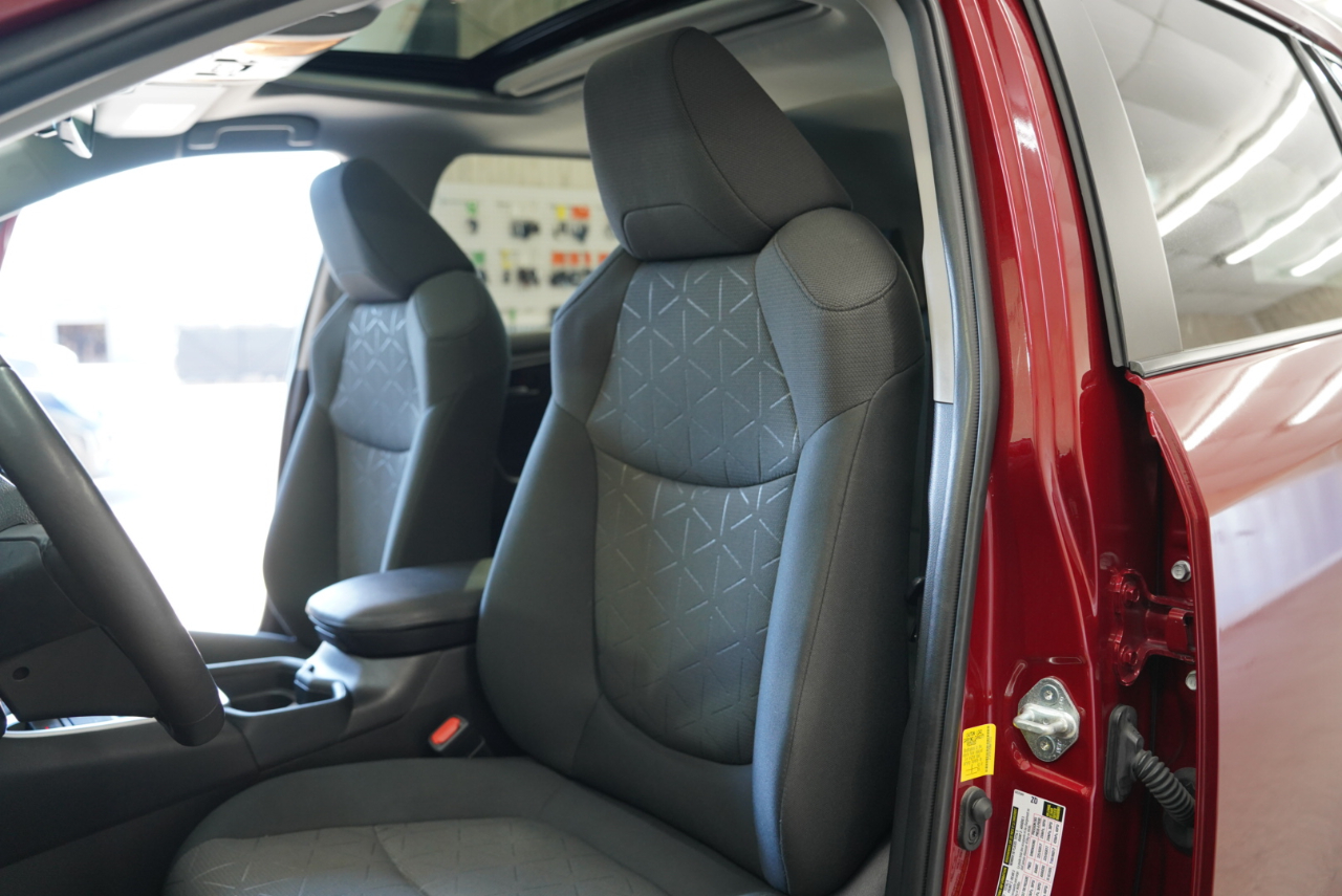 Toyota RAV4 XLE AWD (Natl) 2021