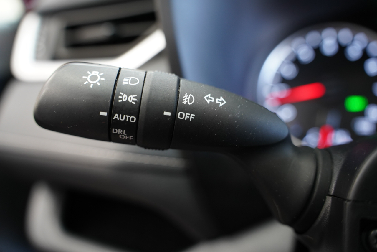 Toyota RAV4 XLE AWD (Natl) 2021