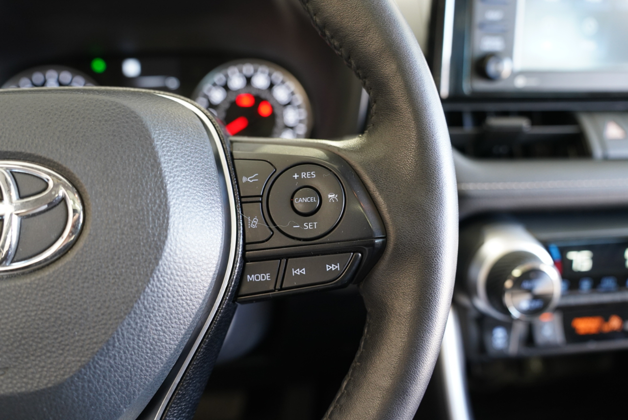 Toyota RAV4 XLE AWD (Natl) 2021