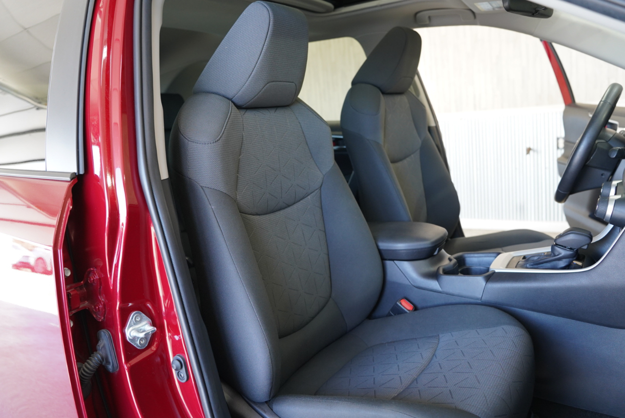 Toyota RAV4 XLE AWD (Natl) 2021