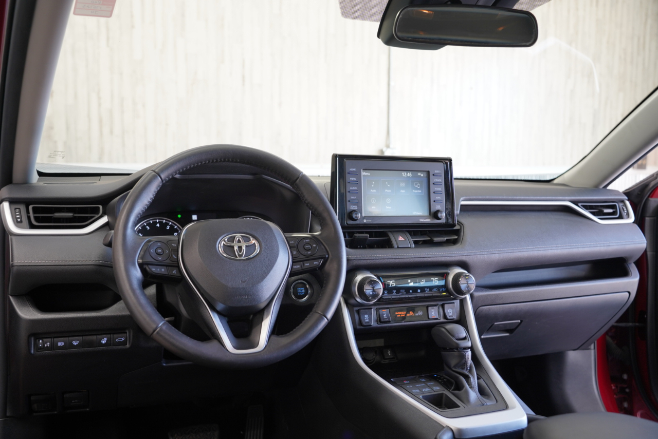 Toyota RAV4 XLE AWD (Natl) 2021