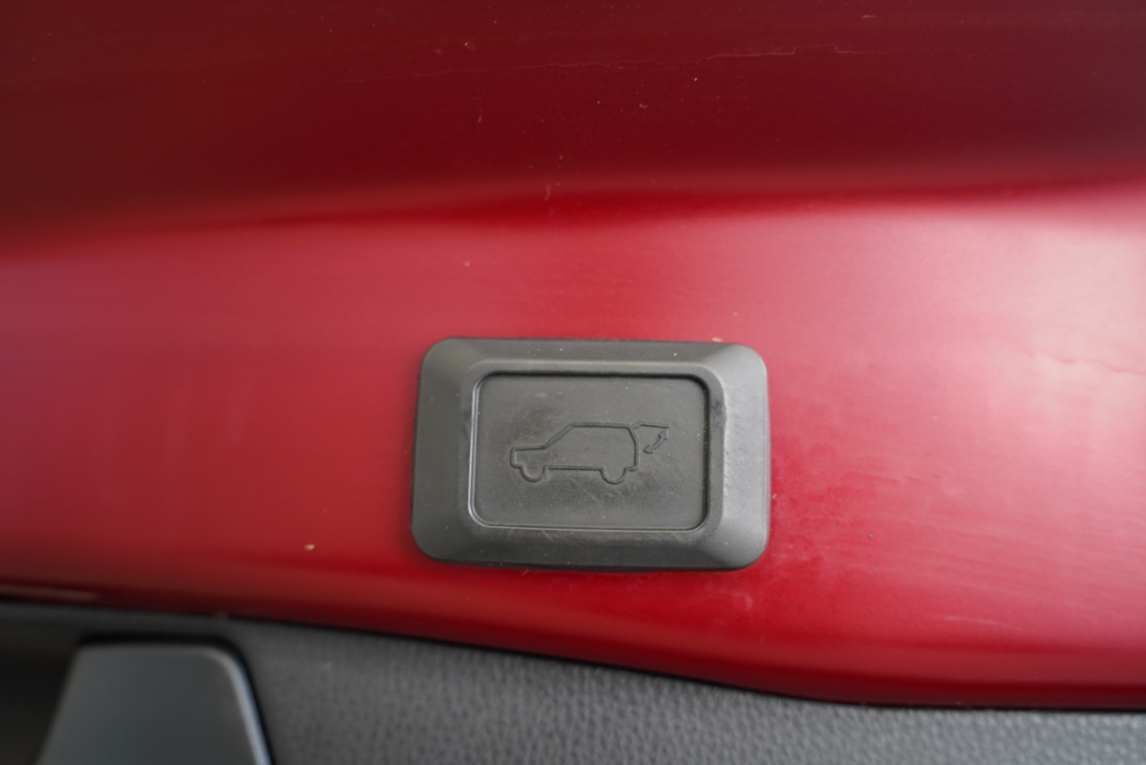 Toyota RAV4 XLE AWD (Natl) 2021