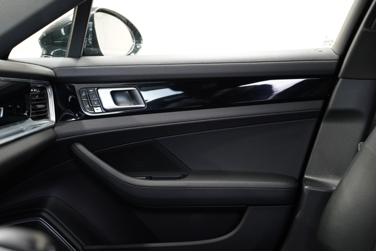 Porsche Panamera 4 Executive AWD 2019