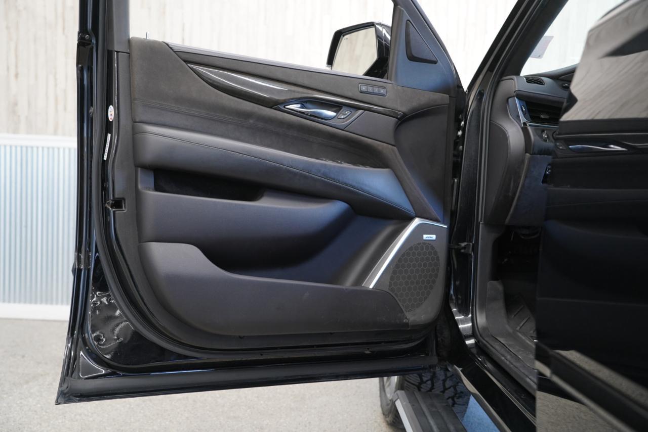 Cadillac Escalade ESV 4WD 4dr Platinum 2019