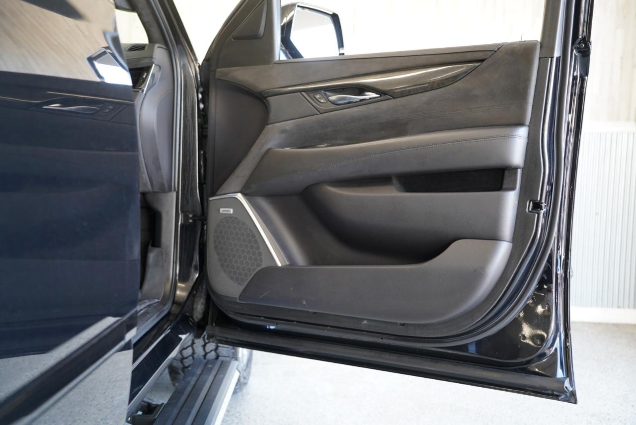 Cadillac Escalade ESV 4WD 4dr Platinum 2019