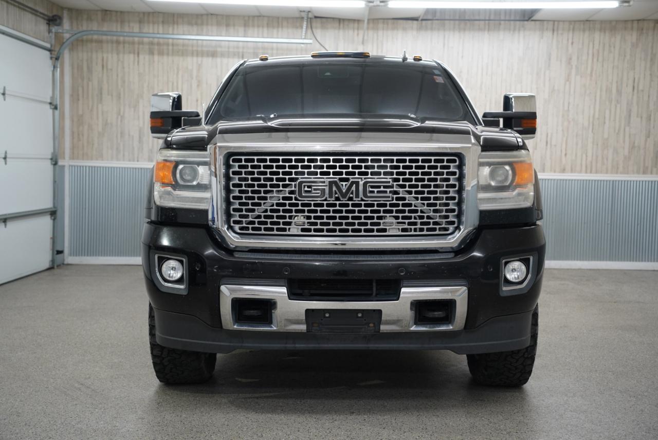 GMC Sierra 2500HD 4WD Crew Cab 153.7" Denali 2015