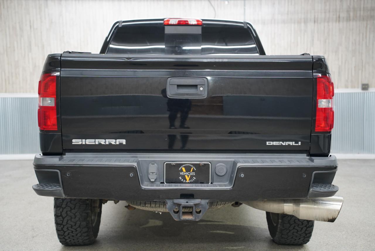 GMC Sierra 2500HD 4WD Crew Cab 153.7" Denali 2015