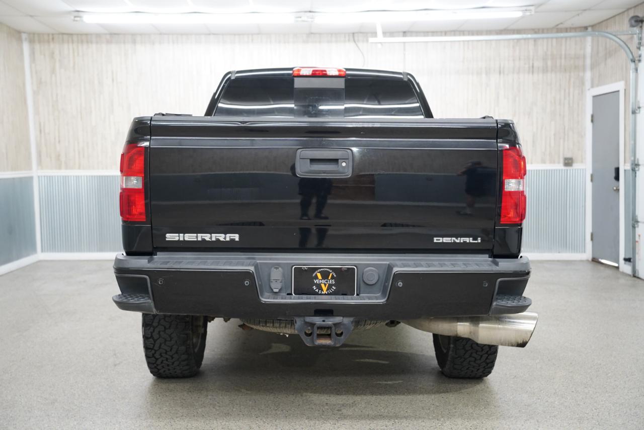 GMC Sierra 2500HD 4WD Crew Cab 153.7" Denali 2015