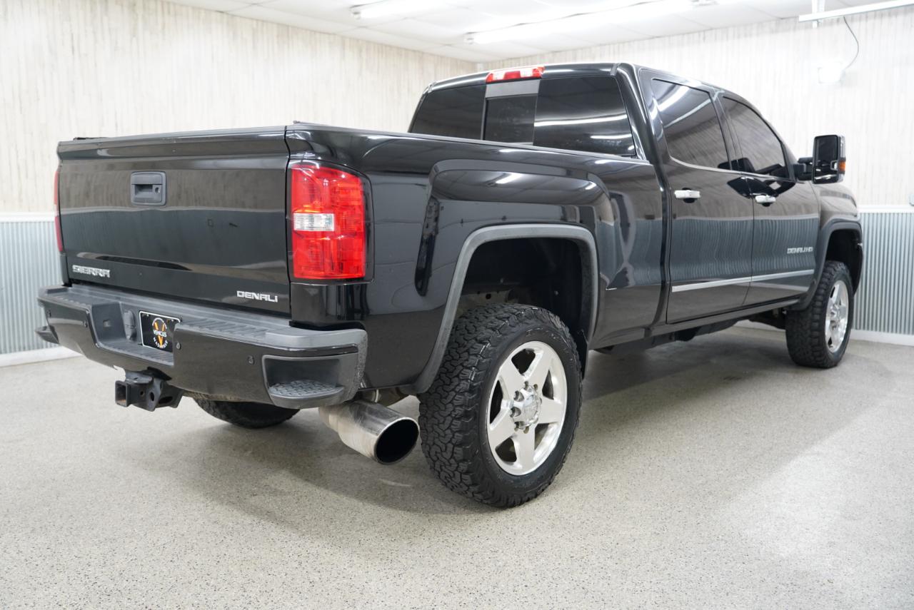 GMC Sierra 2500HD 4WD Crew Cab 153.7" Denali 2015