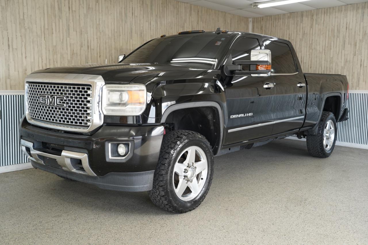 GMC Sierra 2500HD 4WD Crew Cab 153.7" Denali 2015