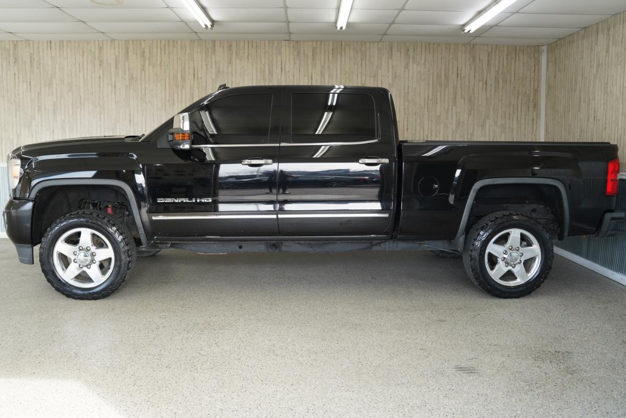 GMC Sierra 2500HD 4WD Crew Cab 153.7" Denali 2015