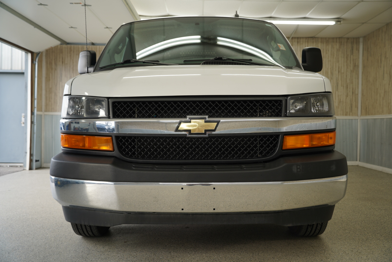 Chevrolet Express Cargo Van RWD 2500 135" 2023