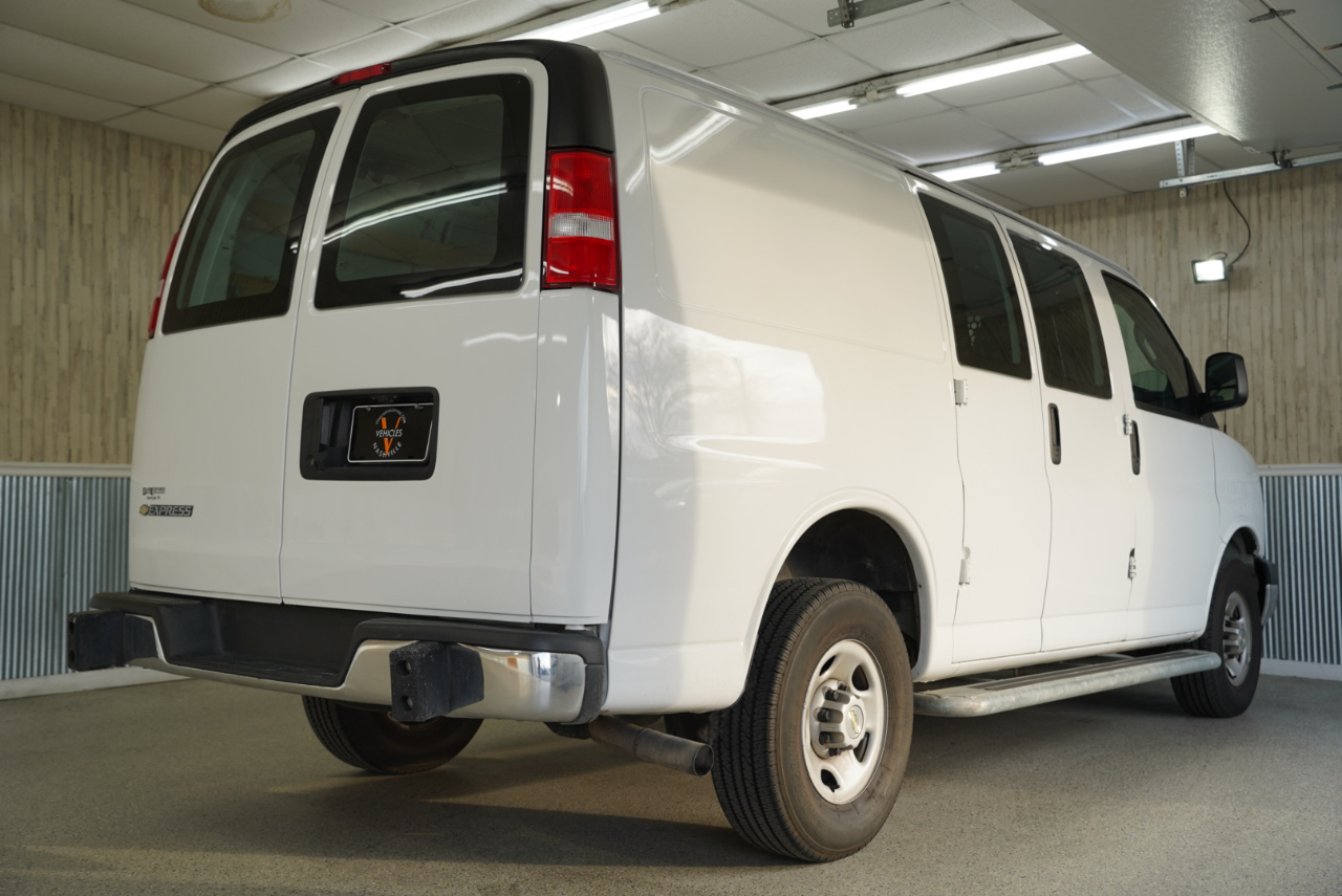 Chevrolet Express Cargo Van RWD 2500 135" 2023