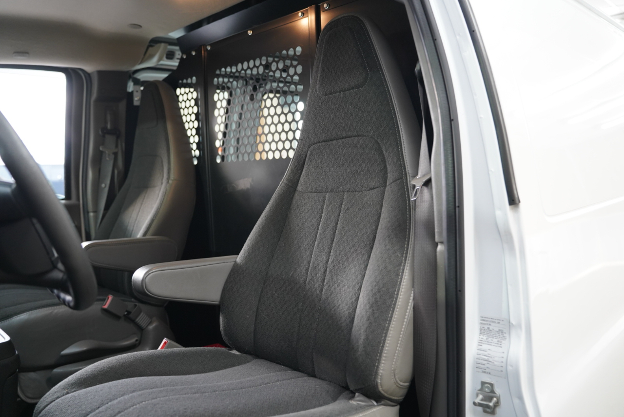 Chevrolet Express Cargo Van RWD 2500 135" 2023