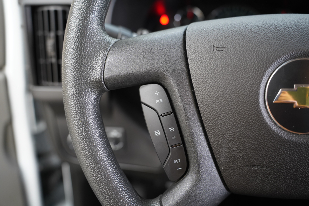 Chevrolet Express Cargo Van RWD 2500 135" 2023