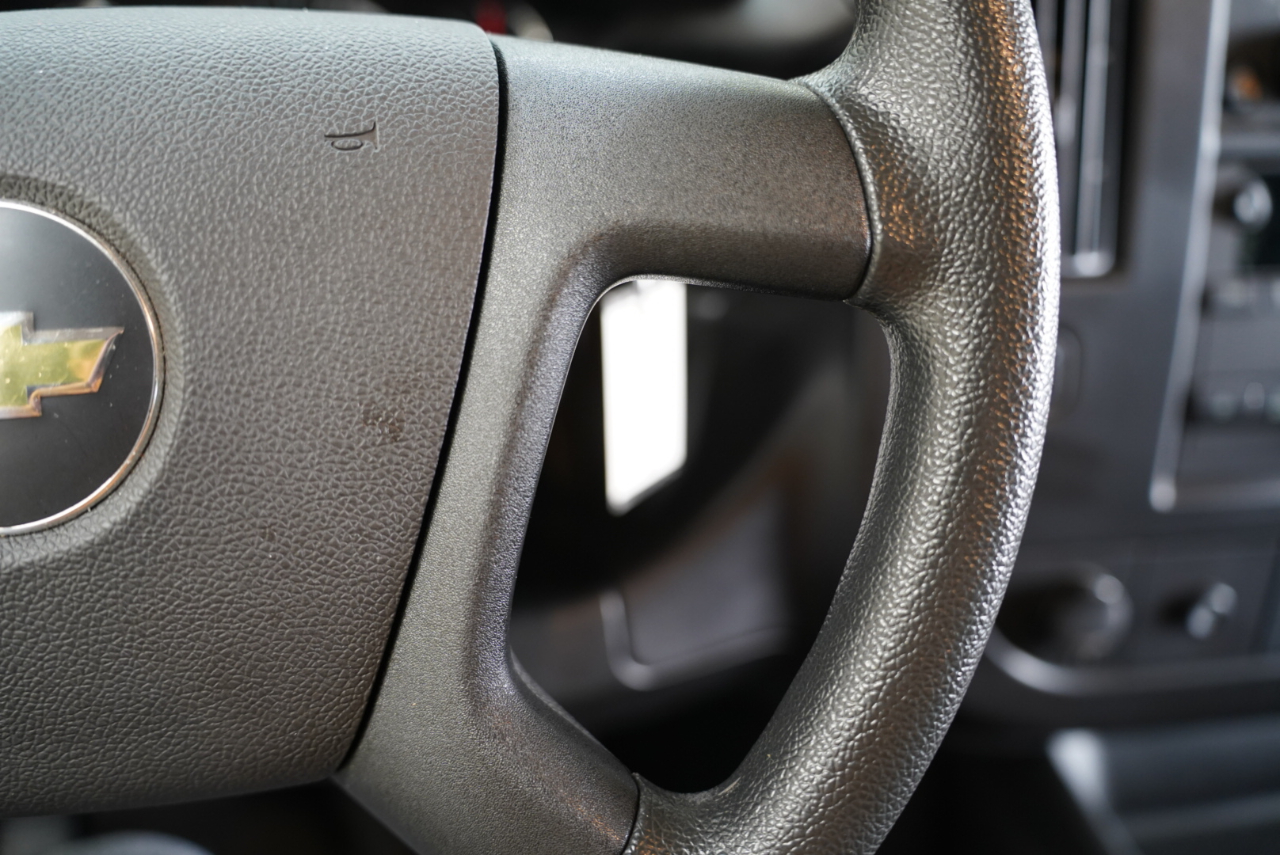 Chevrolet Express Cargo Van RWD 2500 135" 2023