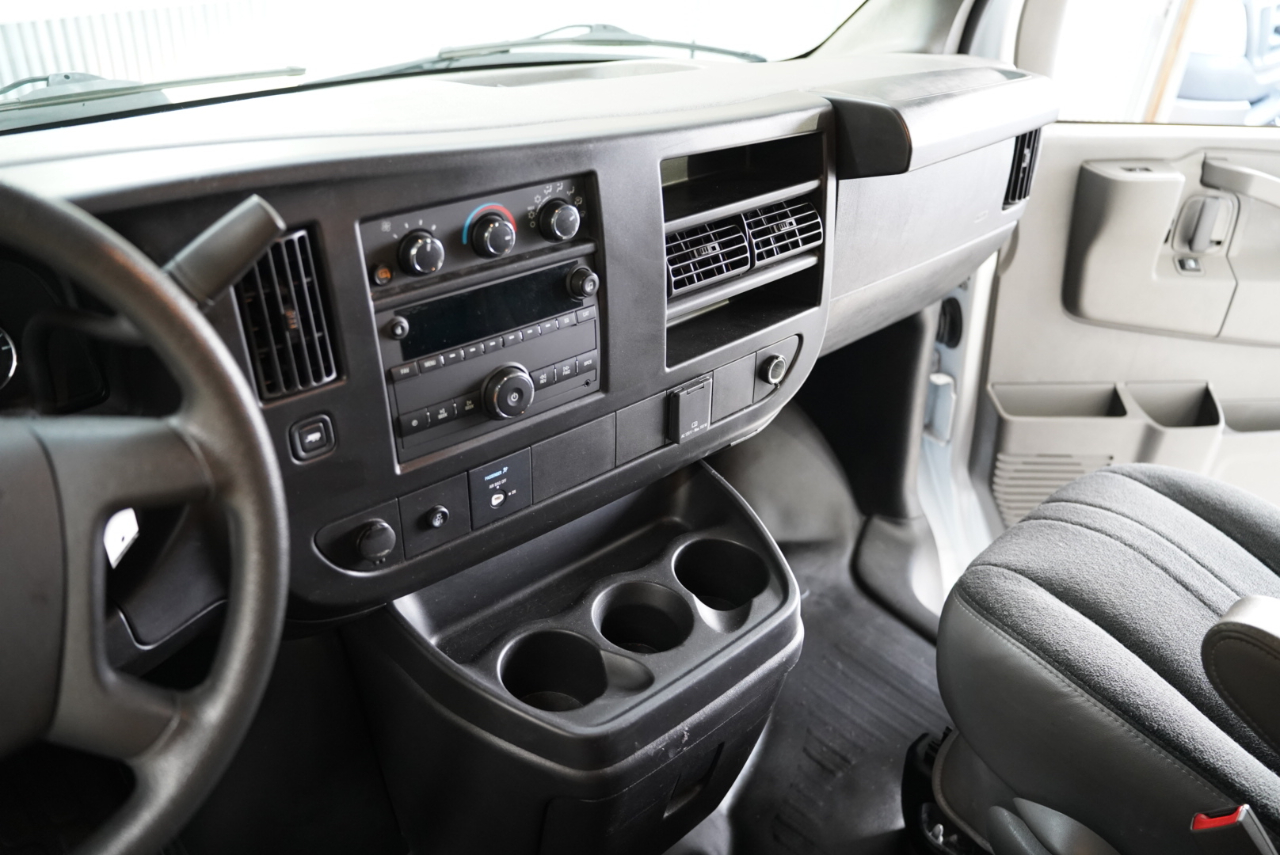 Chevrolet Express Cargo Van RWD 2500 135" 2023