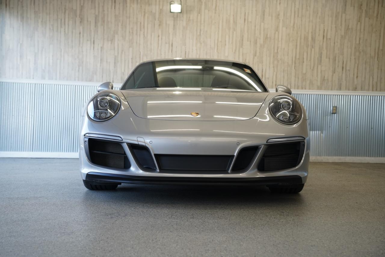 Porsche 911 Carrera 4 GTS 2019