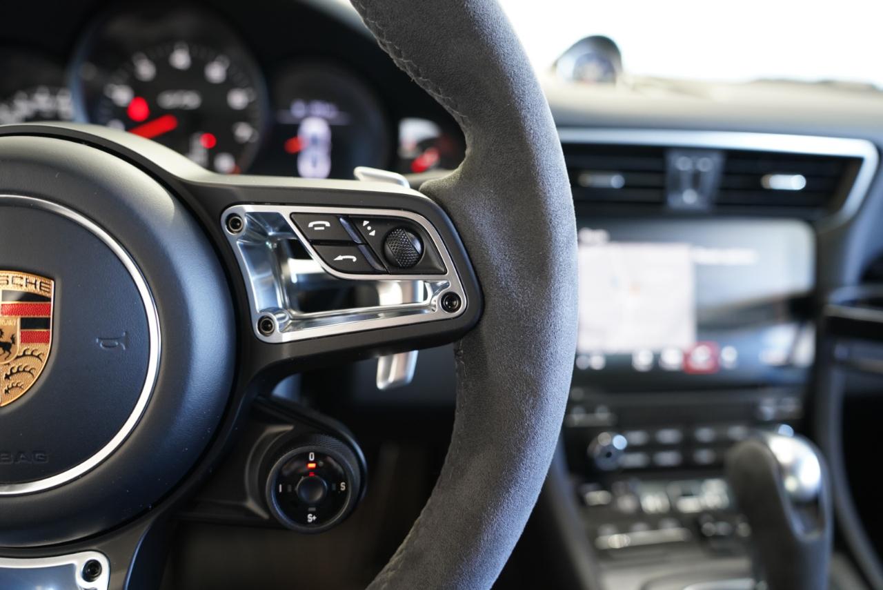 Porsche 911 Carrera 4 GTS 2019