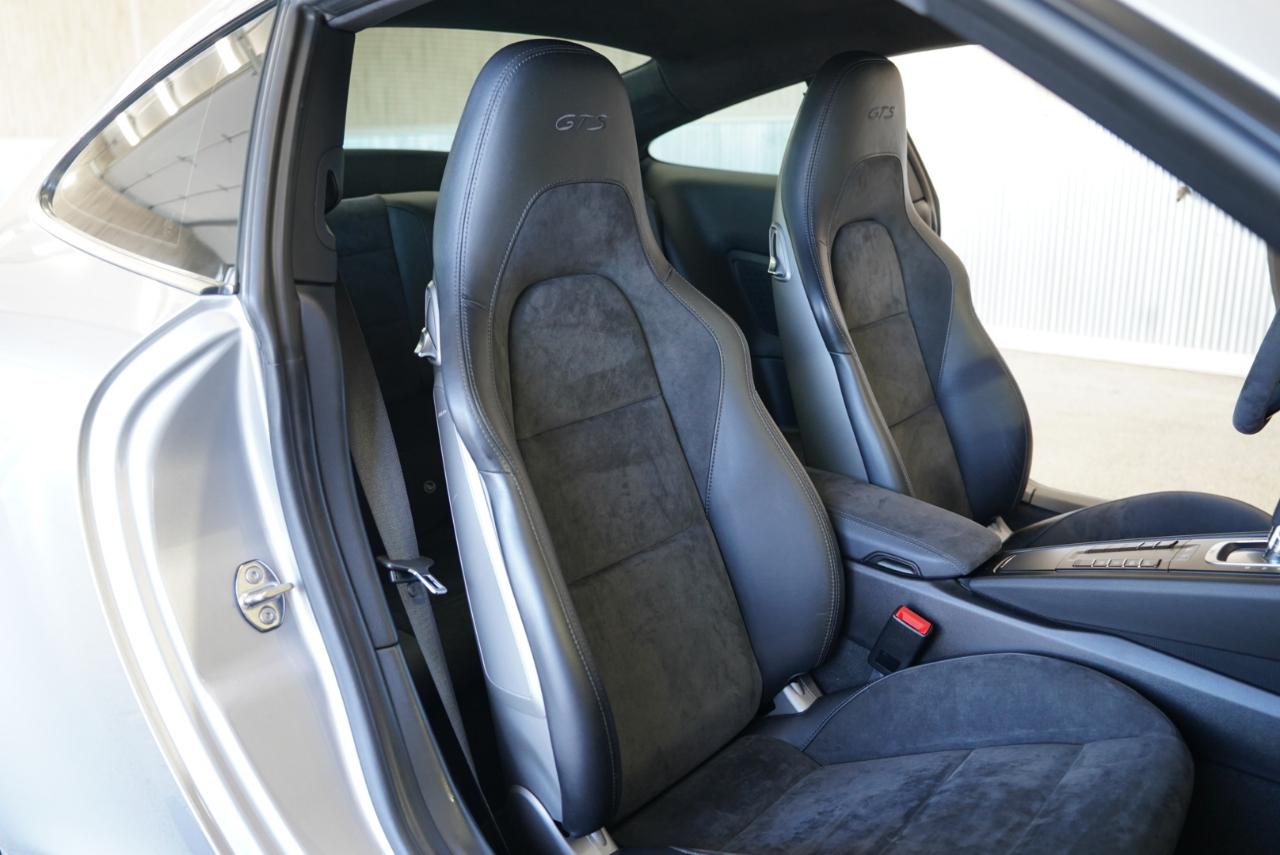 Porsche 911 Carrera 4 GTS 2019