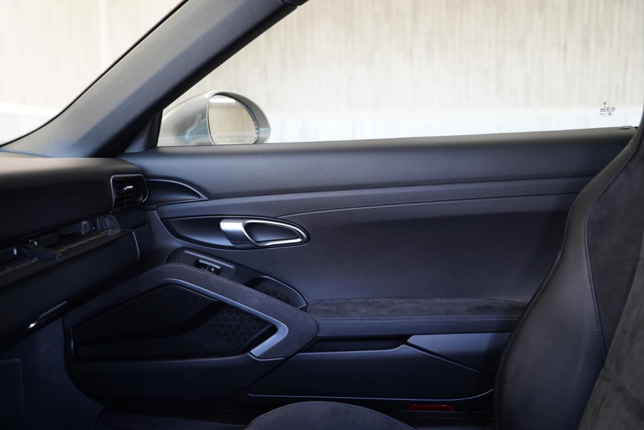 Porsche 911 Carrera 4 GTS 2019