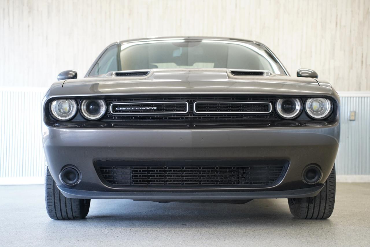 Dodge Challenger SXT RWD 2019