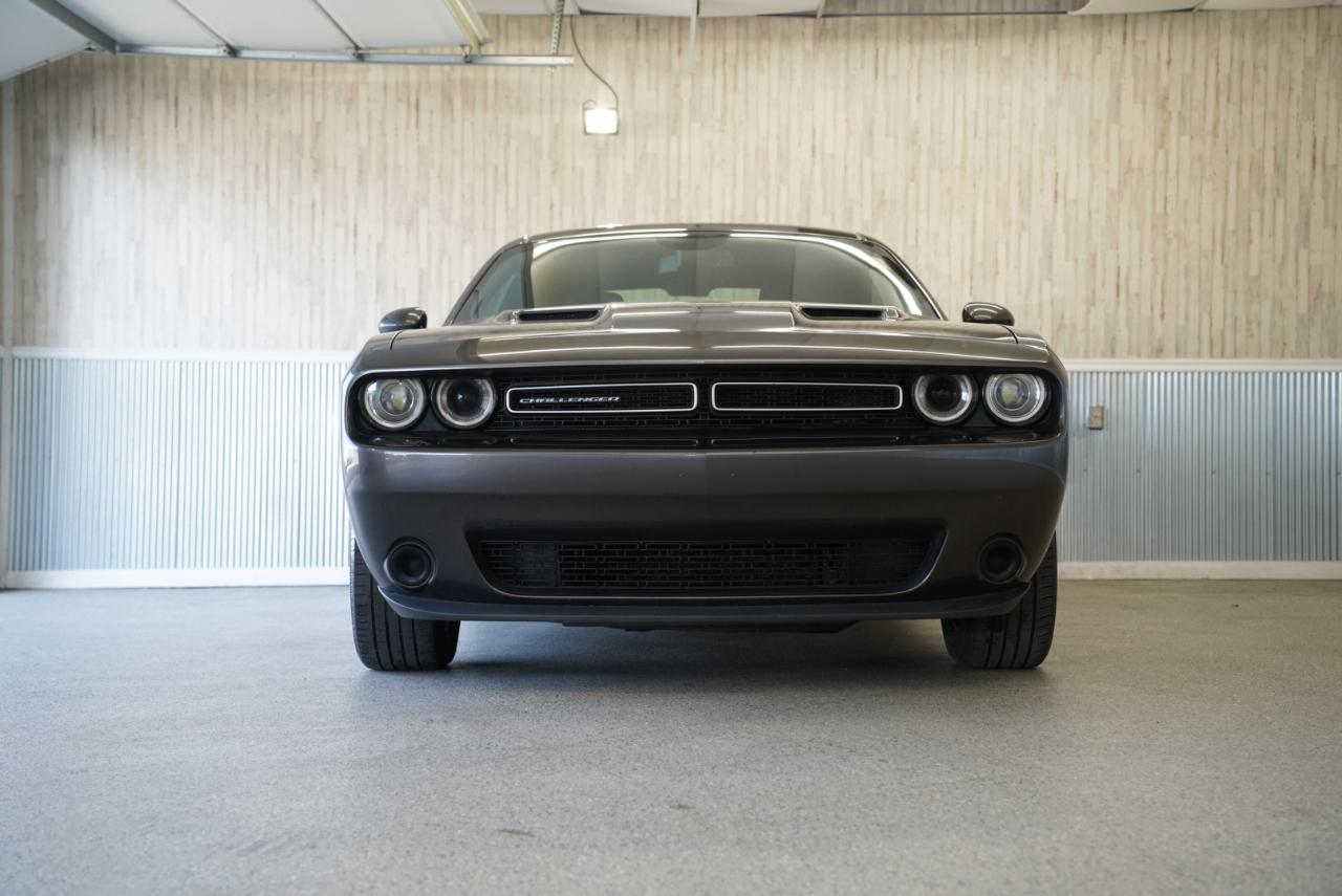 Dodge Challenger SXT RWD 2019