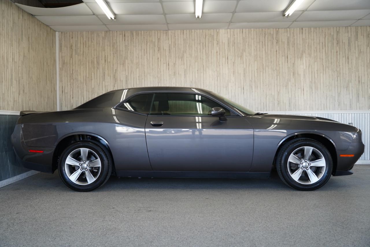 Dodge Challenger SXT RWD 2019