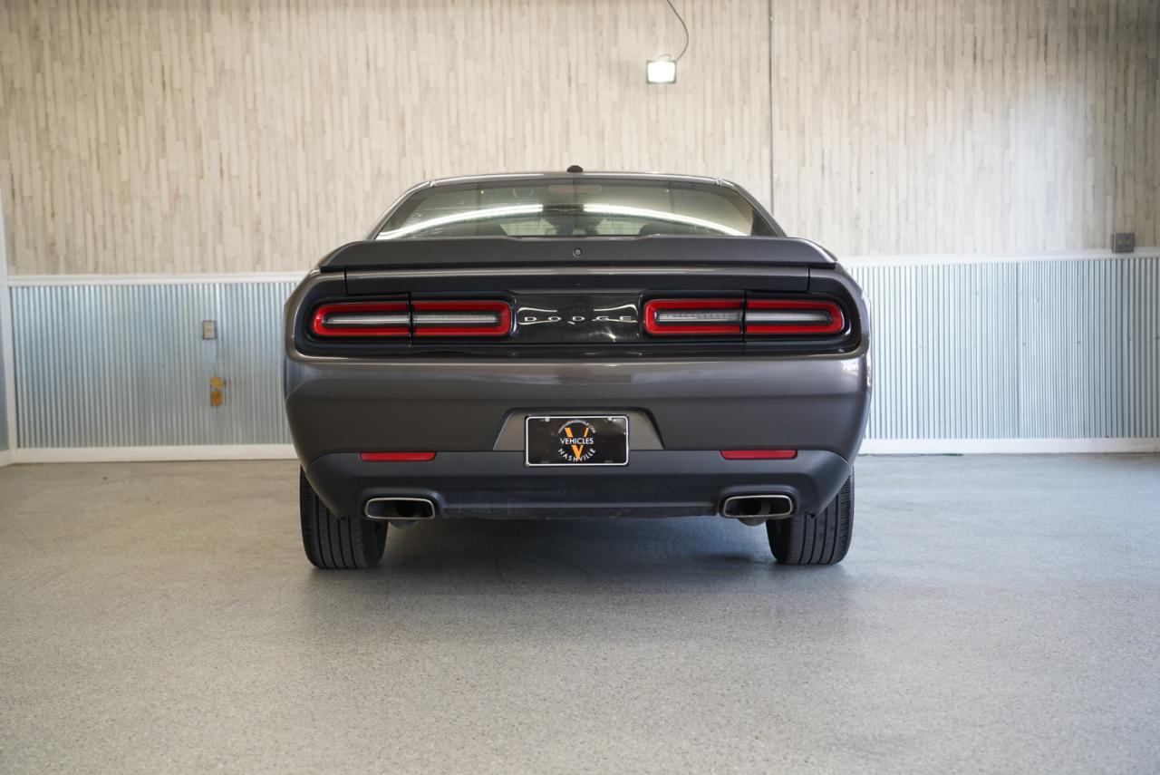 Dodge Challenger SXT RWD 2019