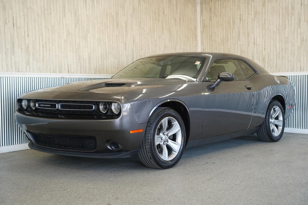 Dodge Challenger SXT RWD 2019