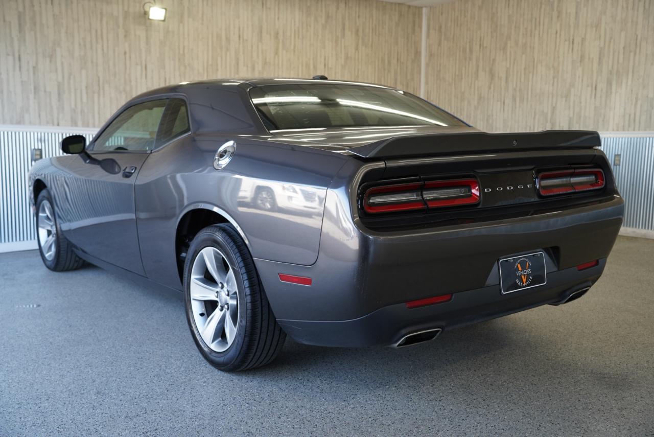 Dodge Challenger SXT RWD 2019